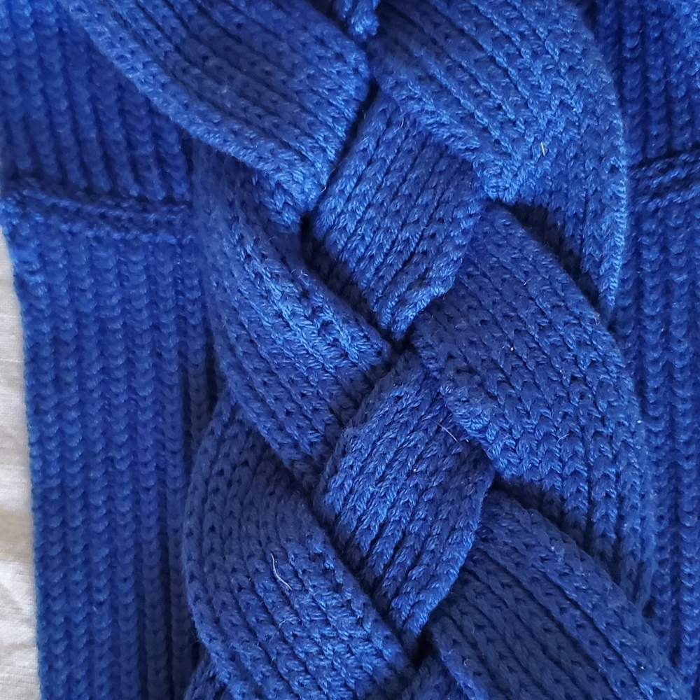 Blue knit headband